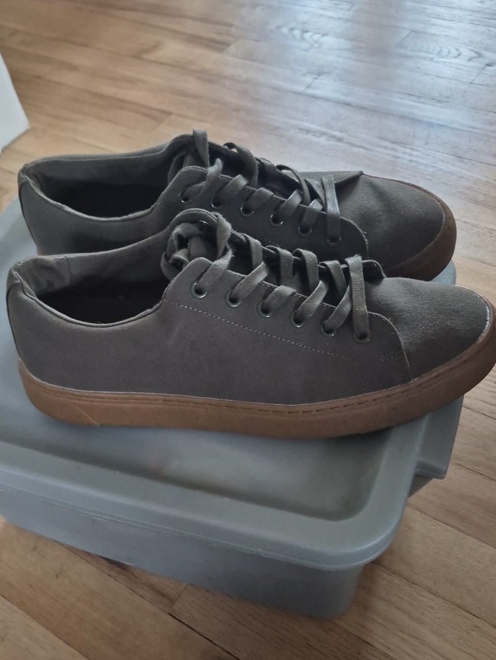 J.Crew Men's Eco Court Canvas Sneakers Olive Green Size 9H (9.5)